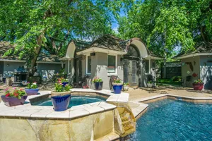 Image of GUEST HOUSE 1.5 miles to OU CAMPUS