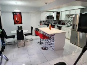 Image of 3 Bedroom House with King Bed