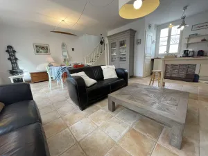 Image of Charming 2-Bed House with Garden, Parking Near Saint-Martin-de-Ré Port