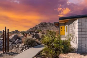 Image of Orion Minor - Spa and Soaking Tub with Park Views