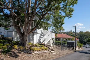 Image of Fantastic base for business meetings, dinner parties or family get together!