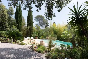 Image of Lovely, unoverlooked villa. Luxuriant garden, heated swimming pool in St-Raphaël