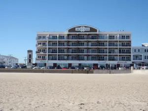 Image of Beautiful Luxury Oceanfront Condo