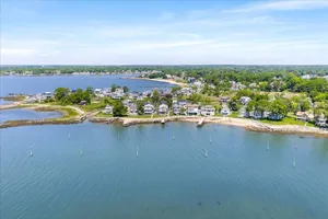 Image of Gorgeous four bedroom direct waterfront getaway in Branford, CT 5-Star Rating