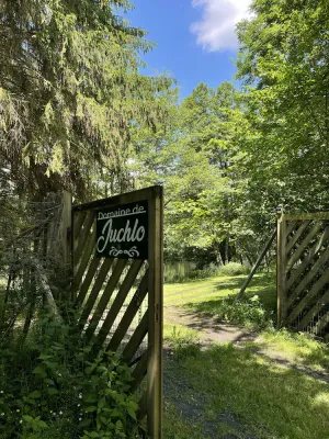 Image of Cottage with private pond in lush greenery 35 minutes from Vulcania