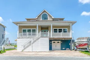 Image of Diving Duck - Waterfront home w Hot tub & Boat dock & King Bed