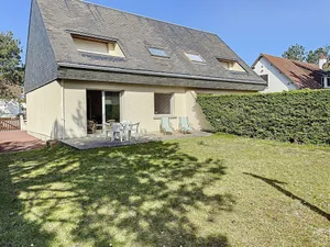 Image of Appartement avec Balcon à 500m de la Plage et Proche Commerces à Jullouville - FR-1-361-489