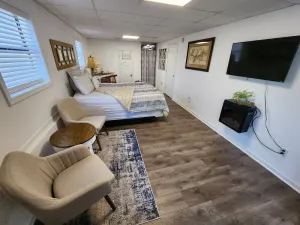 Image of Centrally located private spacious getaway, queen bed and fast internet.