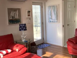Image of Cheerful  bright nautical condo,2 short blocks to beach