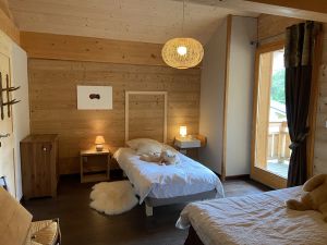 Image of Contemporary chalet, panoramic view