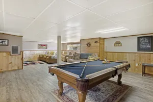 Image of Modern Downstairs Rustic Countryside Guesthouse Near Smokeys