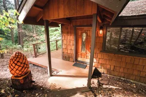 Image of Mountain modern cabin close to Apple Hill wineries and Sly Park Recreation area.