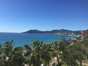 Image of CANNES BORD DE MER FACE PLAGE