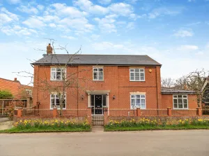 Image of 5 bedroom accommodation in Ipswich
