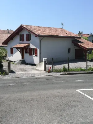 Image of COMFORTABLE FAMILY HOME