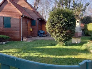 Image of Charming Chalet with Terrace and Garden, 5km from Beach in Peaceful Park
