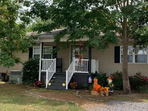 Image of Sunset House on Lake Guntersville: Fishermen & Cozy Family Paradise!