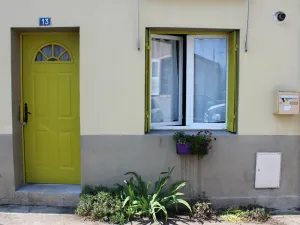 Image of Downtown Duplex in Toul Near Cathedral – Free Parking, A\/C & All-Inclusive Rates