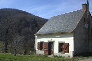 Image of Country house in a valley 12 km from BESSE. PROMO from August 24 to 31