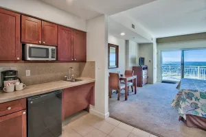 Image of Stunning 11th floor Ocean\/Golf views, Resort, Wifi