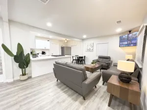 Image of New 3 BR, Gated Parking, Sleep 8, Walk to BLVD