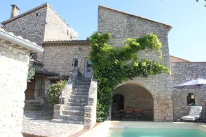 Image of Character house with swimming pool, 5 bedrooms with double beds.