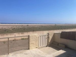 Image of T2 ground floor apartment with terrace giving direct access to the beach