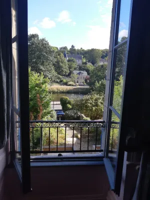 Image of A beautiful house overlooking the Nantes-Brest canal in the medieval town of Josselin