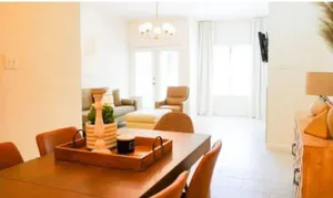 Image of New renovated condo \/ lake view in Energy Corridor