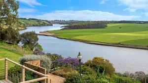 Image of King's Head - Majestic Views of the Hopkins River
