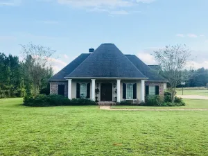 Image of 5 star French country manor near LaTech and Squire Creek Golf Course