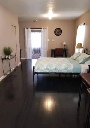 Image of ☆The Tiger Suite❤Free parking lot parking☆