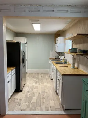 Image of remodeled cottage close to downtown and park 7 miles two beach