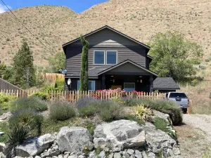 Image of Pateros, WA   \"Getaway\" 2BR 2BA Sleeps 6!!!!!