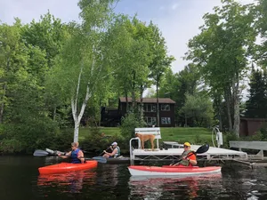 Image of Nelson Lake Retreat: beautiful views of the lake both inside and out.