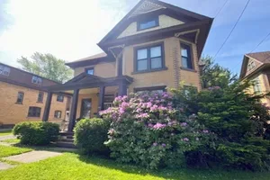 Image of Crescentia House -1884 Victorian!