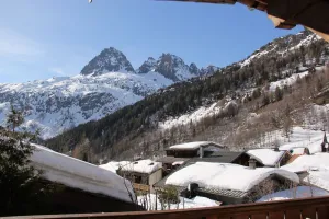 Image of Family-friendly ski to the door Chalet with Sauna