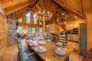 Image of Luxe Valley Lodge Min to resort~Hot-tub~Fireplace