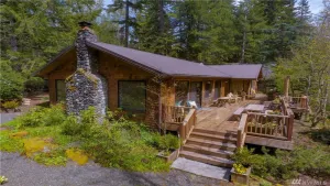 Image of Amazing Two Building Cabin, Sleeps 2-8, Hot Tub