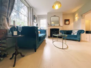 Image of Manor House of Cheshunt- Historic Villa