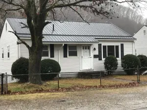 Image of Cozy kanawha city home - Walk to CAMC Hospital