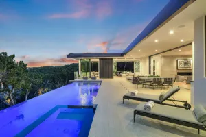 Image of The ABOVE Accolade Estate