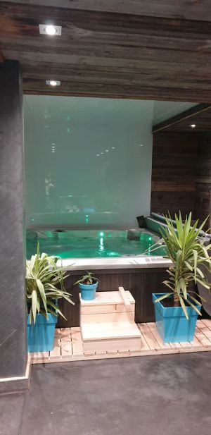 Image of Chalet Le Cerf, sleeps 12 \/ 14. Jacuzzi, sauna.