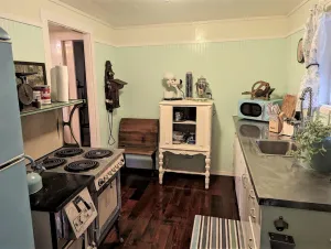 Image of Conductor’s Quarters - Lakefront Luxury 1 Bedroom with Kayaking near Florence