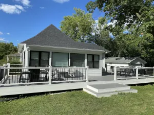 Image of Modern Downtown Lake Geneva Charm Sleeps 8