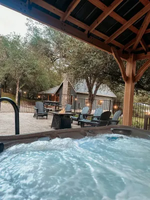 Image of Updated Cabin with POOL and SPA 5 minutes from Sequoias National Park