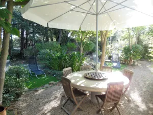 Image of Detached house with 1 floor and garden