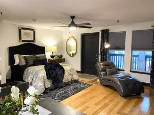 Image of The Uptown Studio