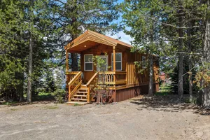 Image of Buffalo Bungalow Tiny Cabin ~ Close to Yellowstone ~ Covered deck ~ Sleeps 2
