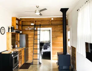 Image of Cozy Suburban Suite w\/ kitchenette, centrally located to several attractions!
